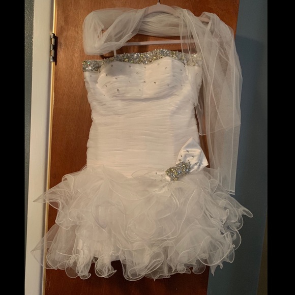 Dress - Picture 1 of 1